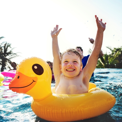 5 dolog, amit a gyerekek a vizes játékokkal megtanulhatnak